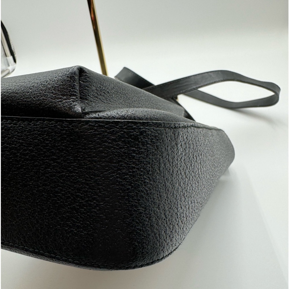 Gucci-Authentic-Black Bracelet Bag - Picture 7 of 16